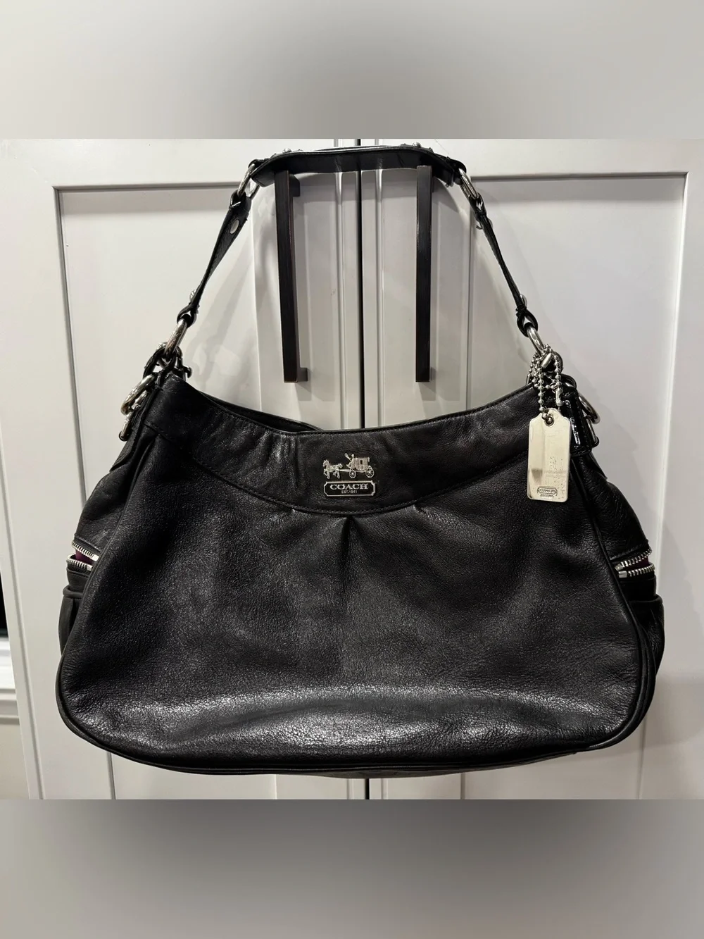 Vintage COACH Madison Shoulder Handbag Classic Black Leather 13250 Purple Lining